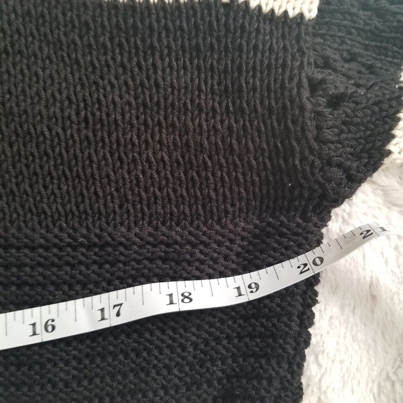 Pinkyotto Black Cream Crochet Knit Sweater Ebony Striped Crew Neck - Picture 9 of 10